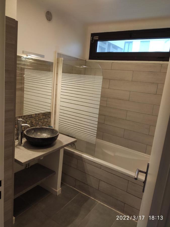Les Tamaris Apartment Арл Екстериор снимка